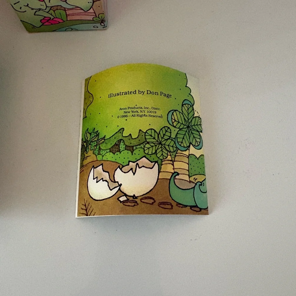 Vintage Avon Eggosaurs Dinosaur Soap Set NIB
